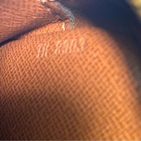 Louis Vuitton JeuneFille MM - Picture 3 of 14